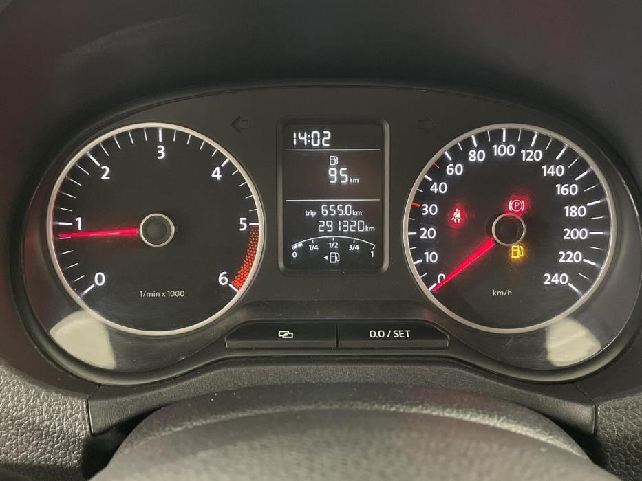 VOLKSWAGEN Amarok 2012