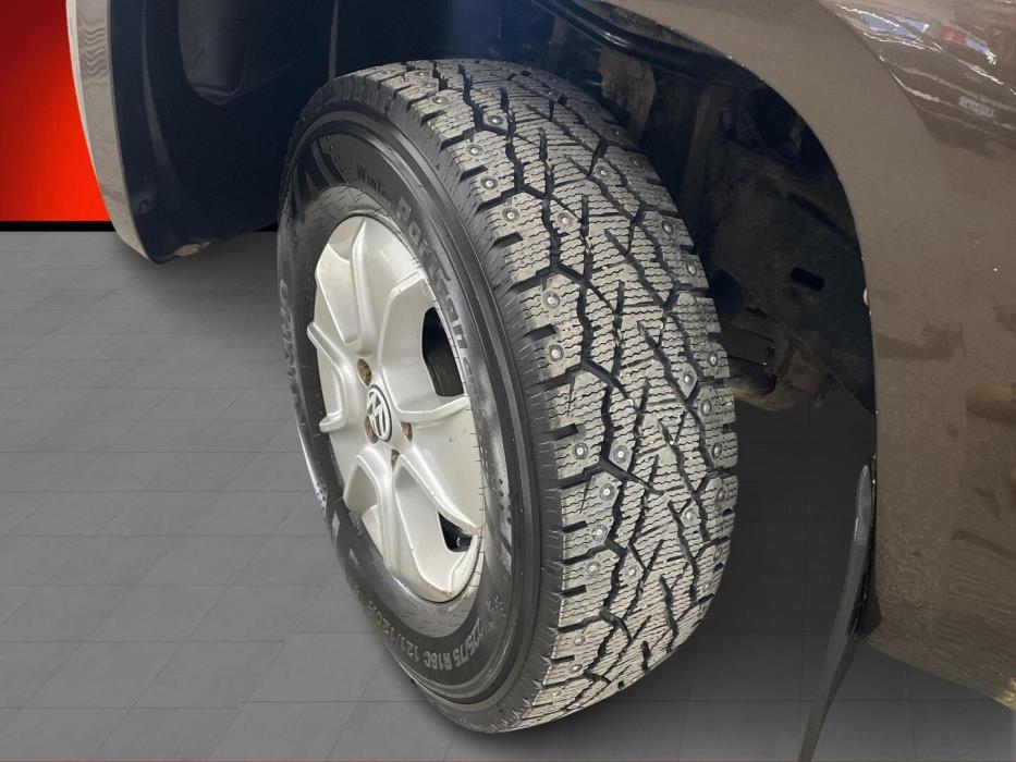 VOLKSWAGEN Amarok 2012