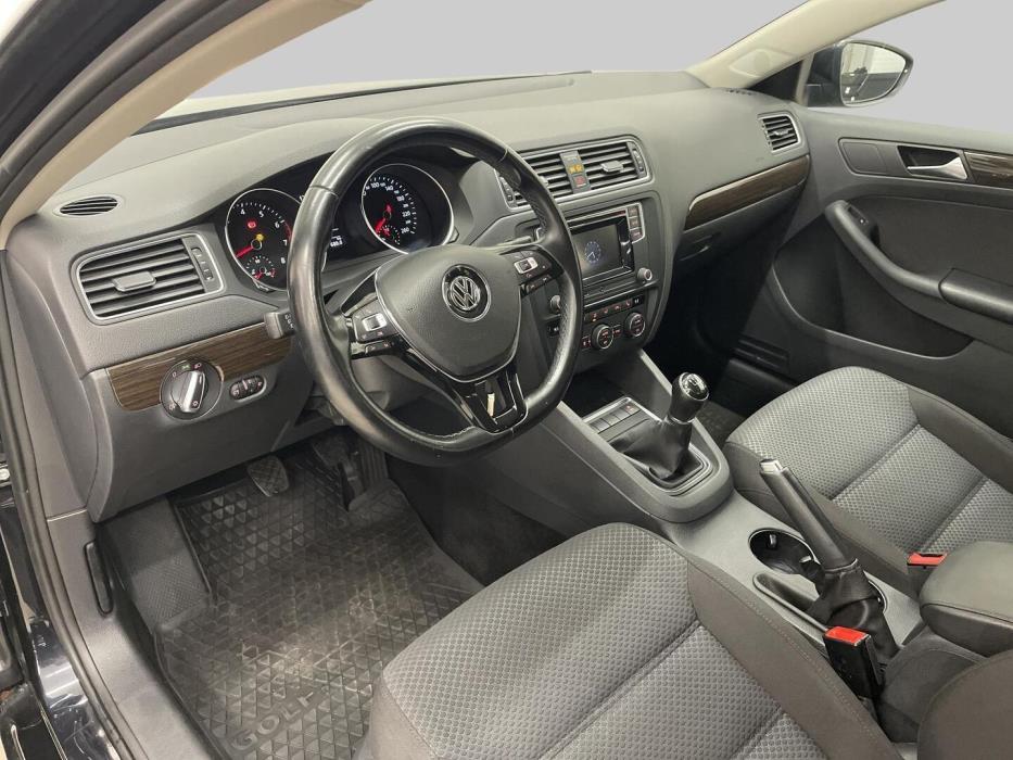 VOLKSWAGEN Jetta 2016
