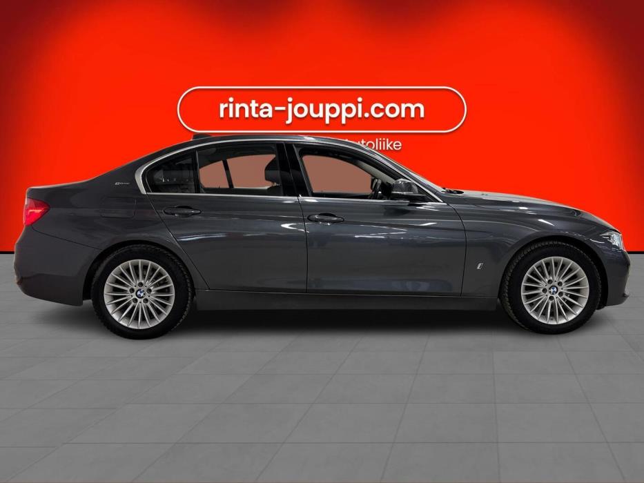 BMW 330 2016