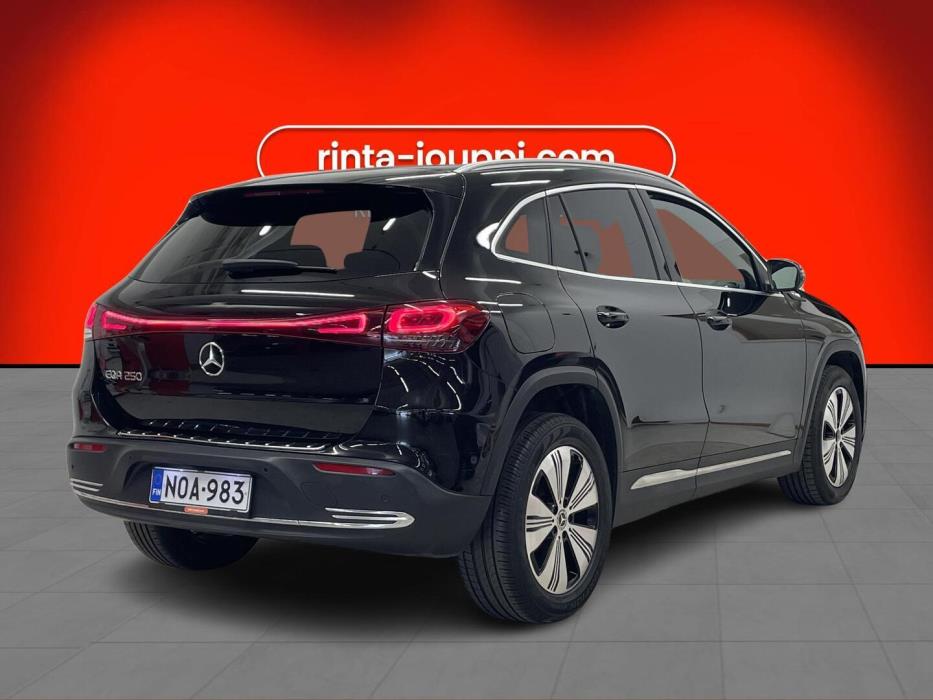 MERCEDES-BENZ EQA 2021