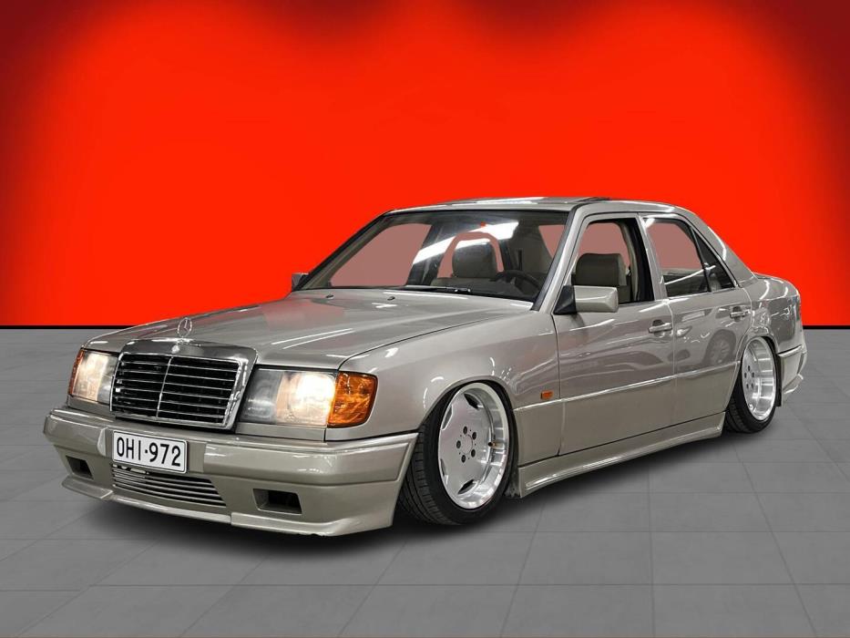 MERCEDES-BENZ E 1989