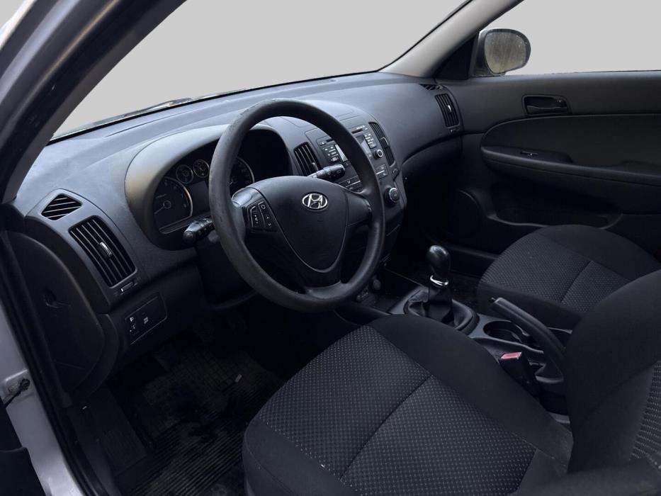 HYUNDAI i30 2010
