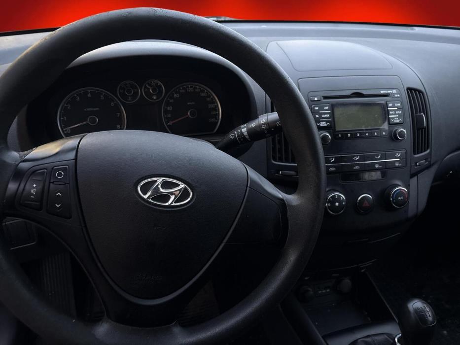 HYUNDAI i30 2010
