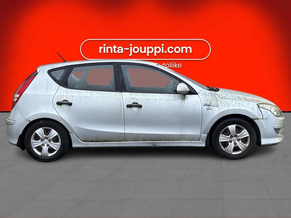 HYUNDAI i30 2010