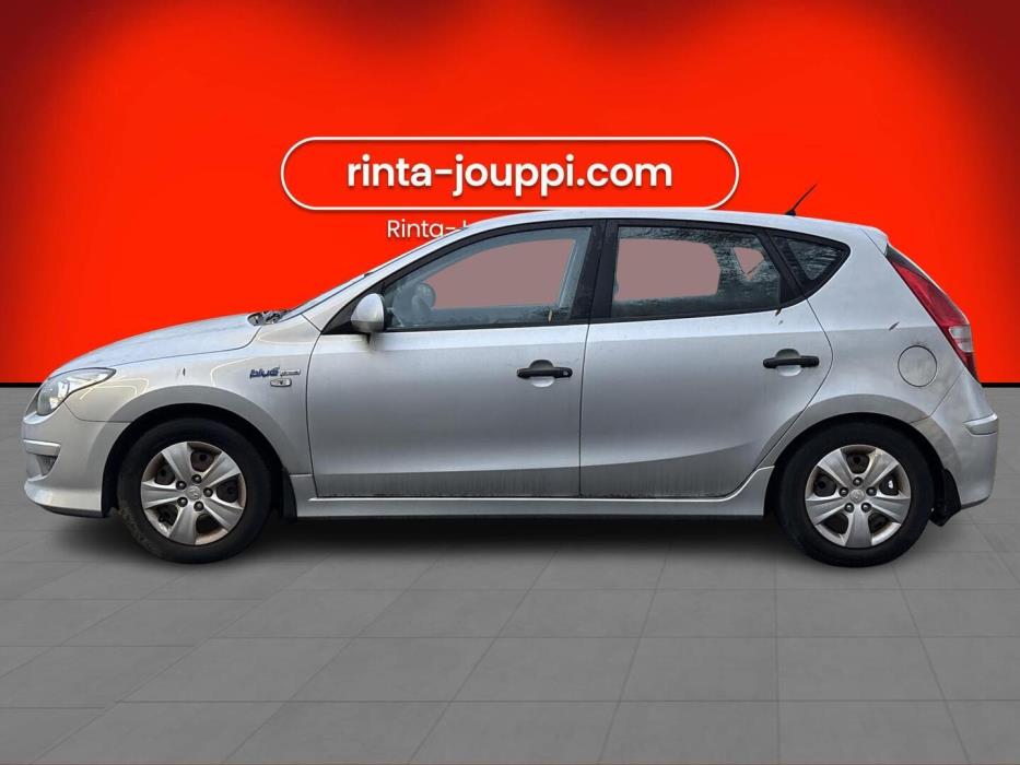 HYUNDAI i30 2010