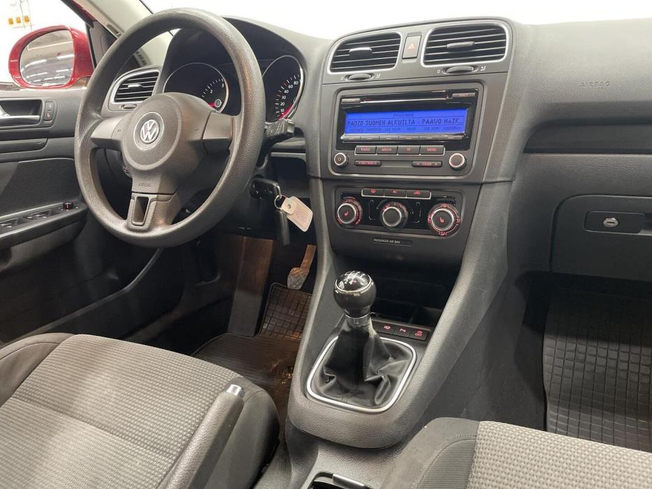 VOLKSWAGEN Golf 2010