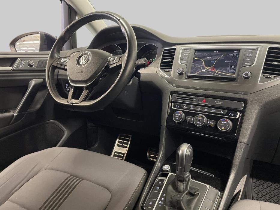 VOLKSWAGEN Golf Sportsvan 2016