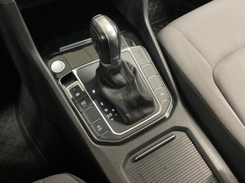 VOLKSWAGEN Golf Sportsvan 2016
