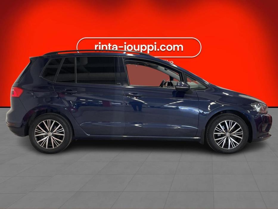 VOLKSWAGEN Golf Sportsvan 2016