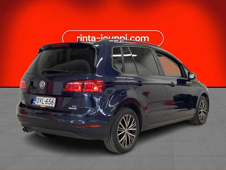 VOLKSWAGEN Golf Sportsvan 2016