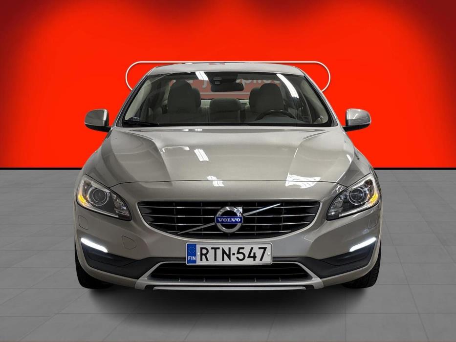 VOLVO S60 2015