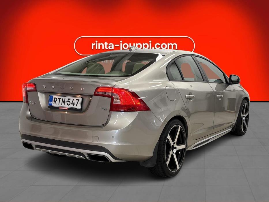 VOLVO S60 2015