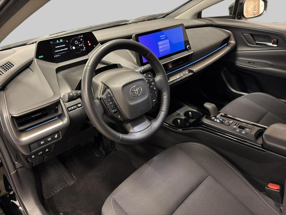 TOYOTA Prius Plug-in 2025