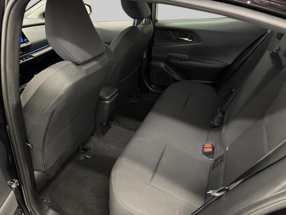 TOYOTA Prius Plug-in 2025