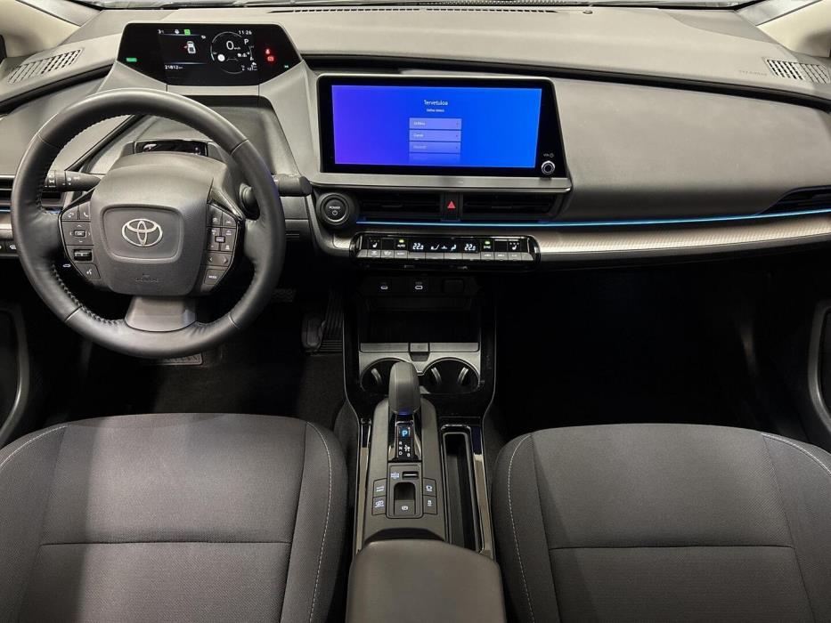 TOYOTA Prius Plug-in 2025