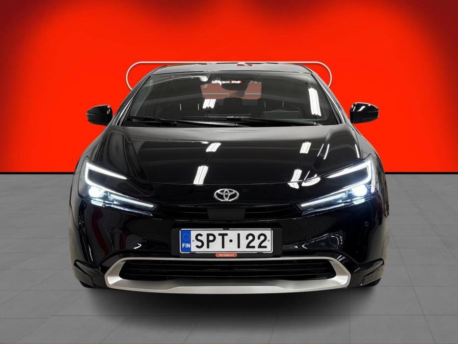 TOYOTA Prius Plug-in 2025