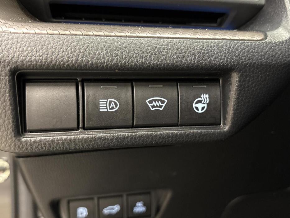 TOYOTA Prius Plug-in 2025