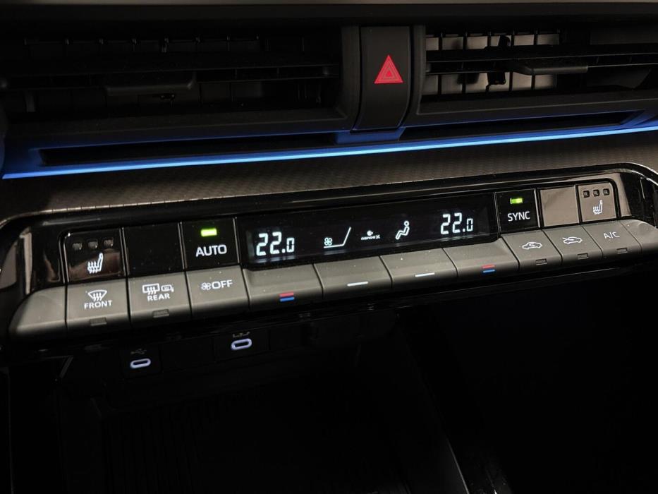 TOYOTA Prius Plug-in 2025