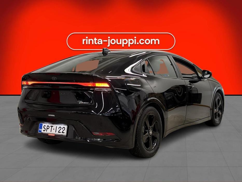 TOYOTA Prius Plug-in 2025