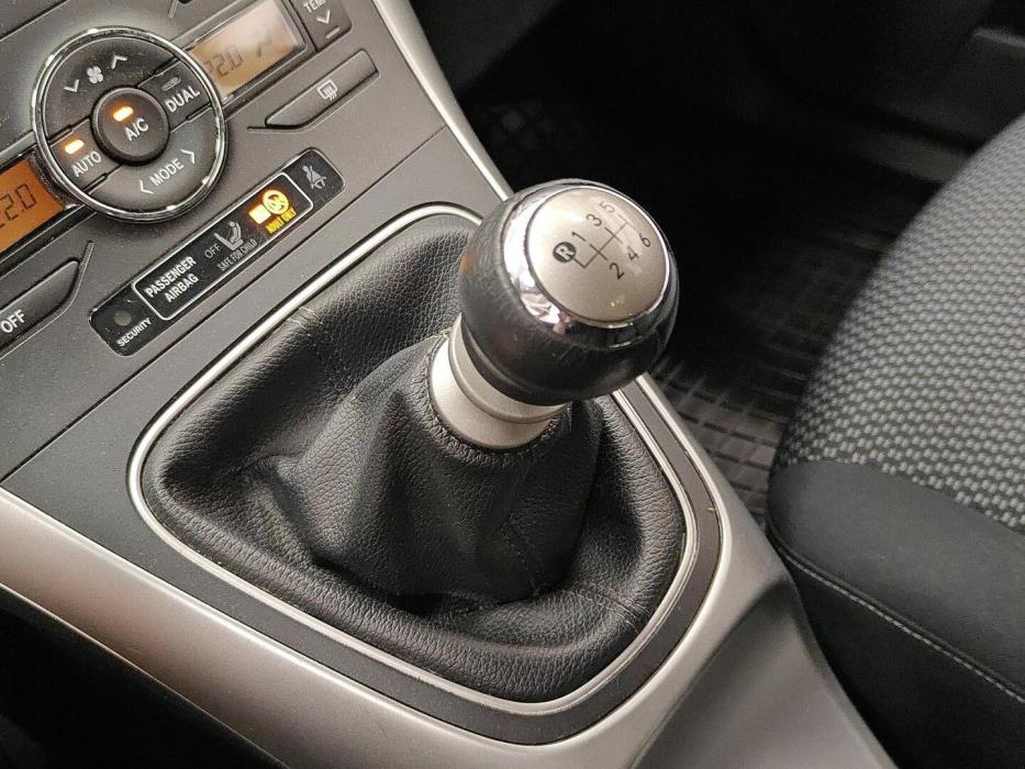 TOYOTA Auris 2010
