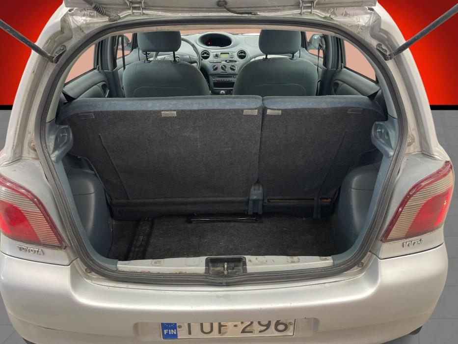 TOYOTA Yaris 2002