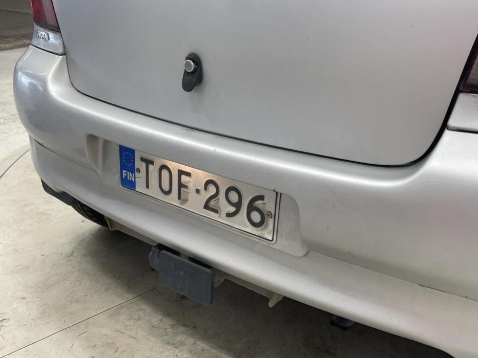 TOYOTA Yaris 2002