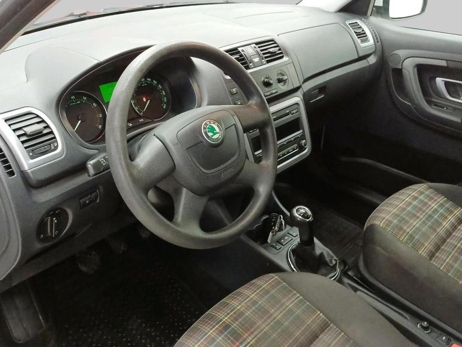 SKODA Fabia 2012