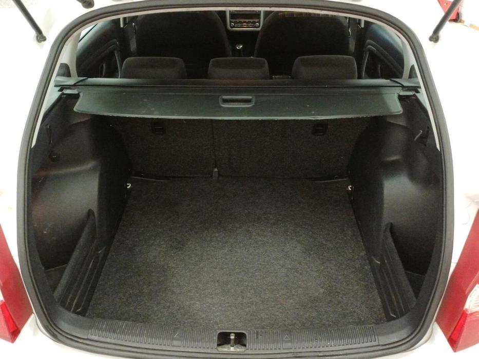 SKODA Fabia 2012