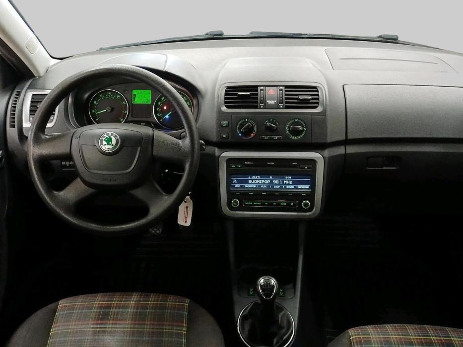 SKODA Fabia 2012