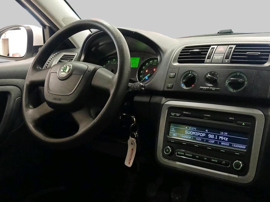 SKODA Fabia 2012