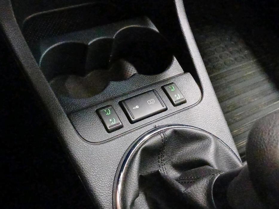 SKODA Fabia 2012