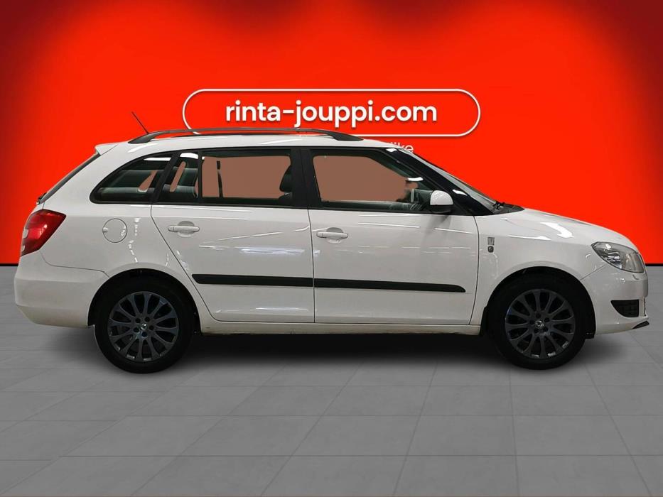 SKODA Fabia 2012