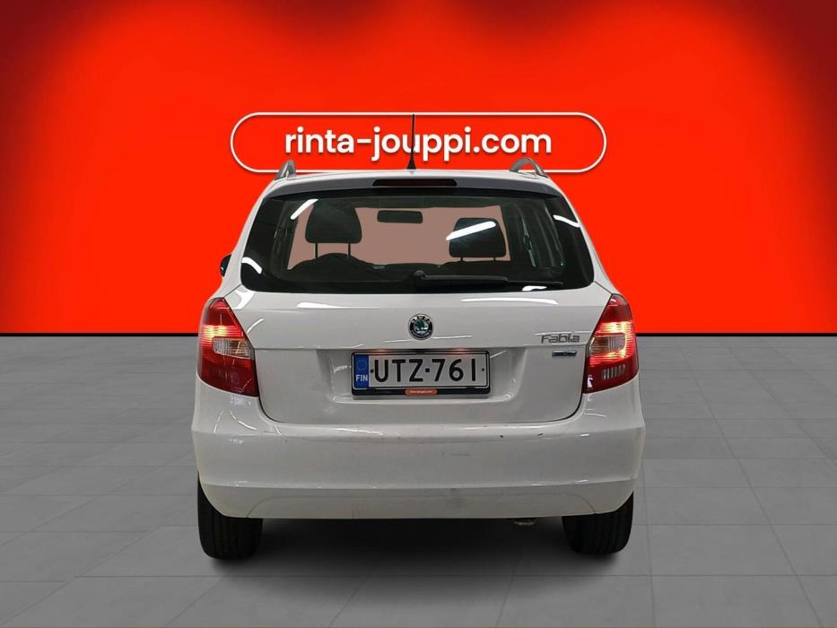 SKODA Fabia 2012