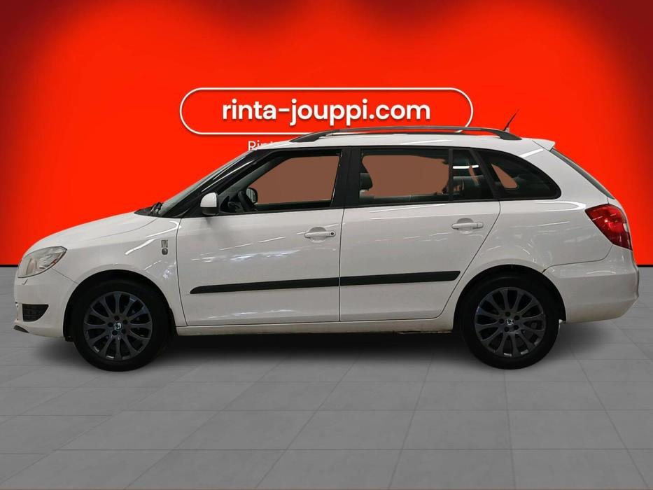 SKODA Fabia 2012
