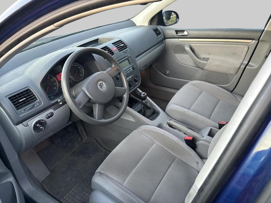 VOLKSWAGEN Golf 2005
