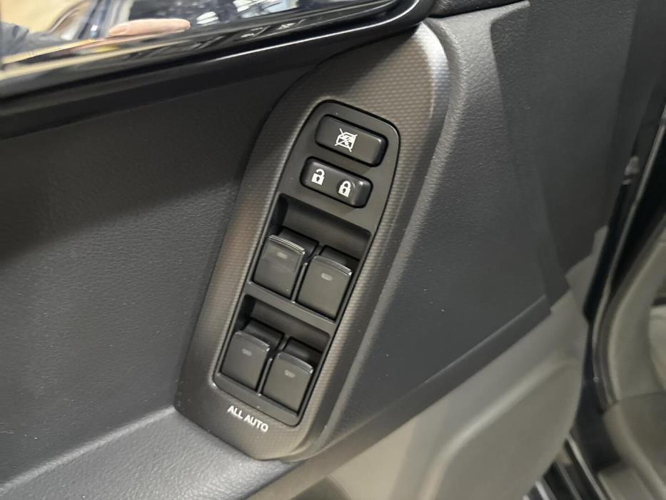 TOYOTA Land Cruiser 2011