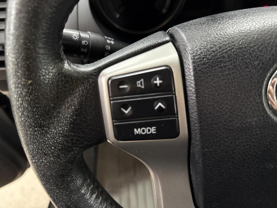 TOYOTA Land Cruiser 2011