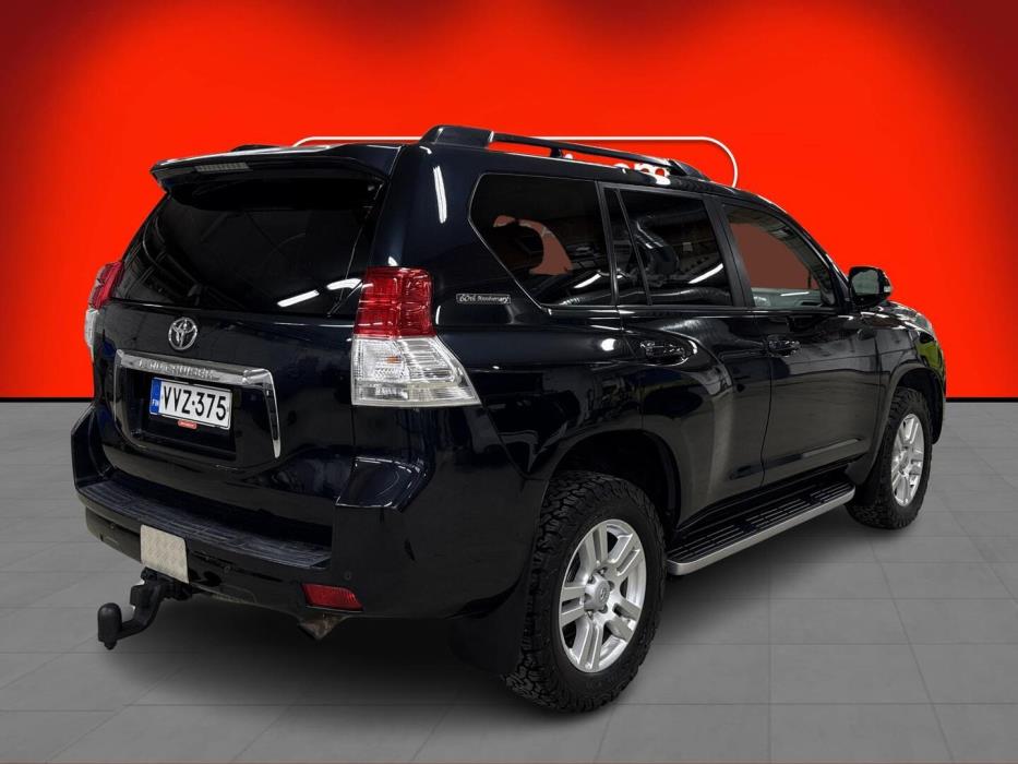 TOYOTA Land Cruiser 2011