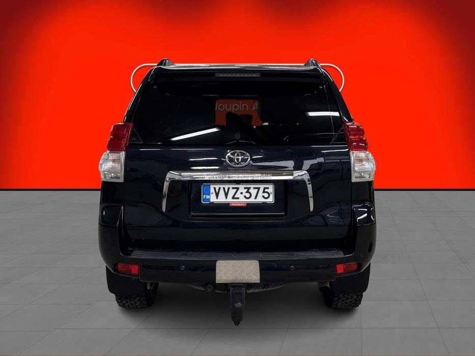 TOYOTA Land Cruiser 2011