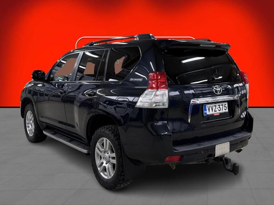 TOYOTA Land Cruiser 2011