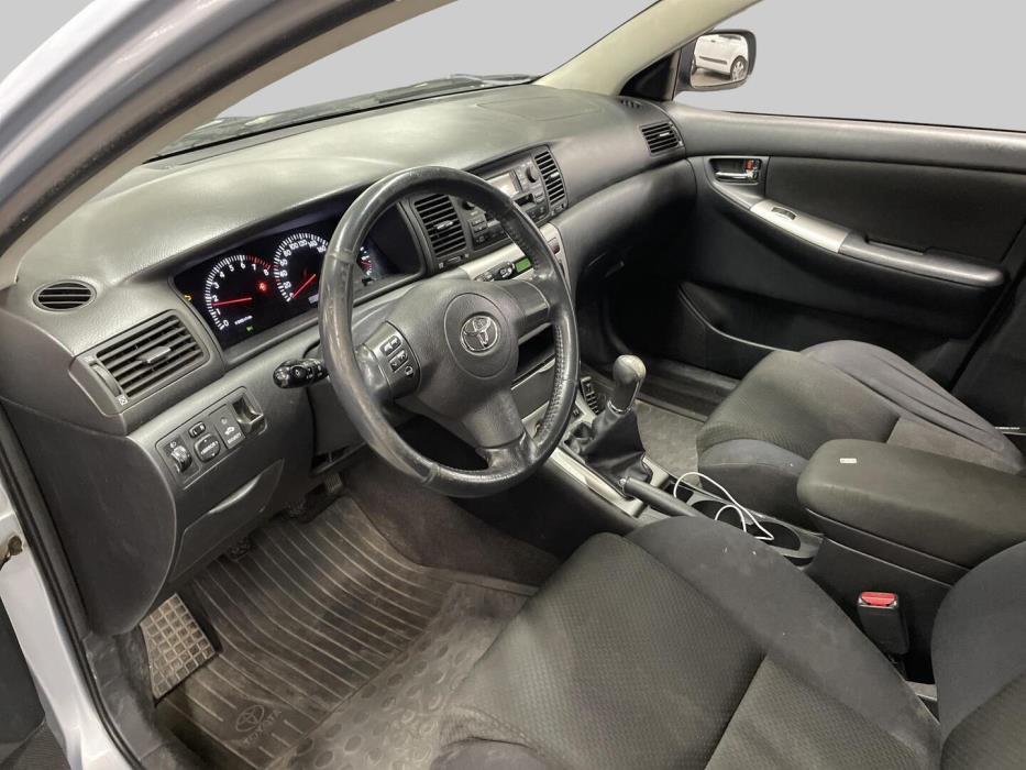 TOYOTA Corolla 2005