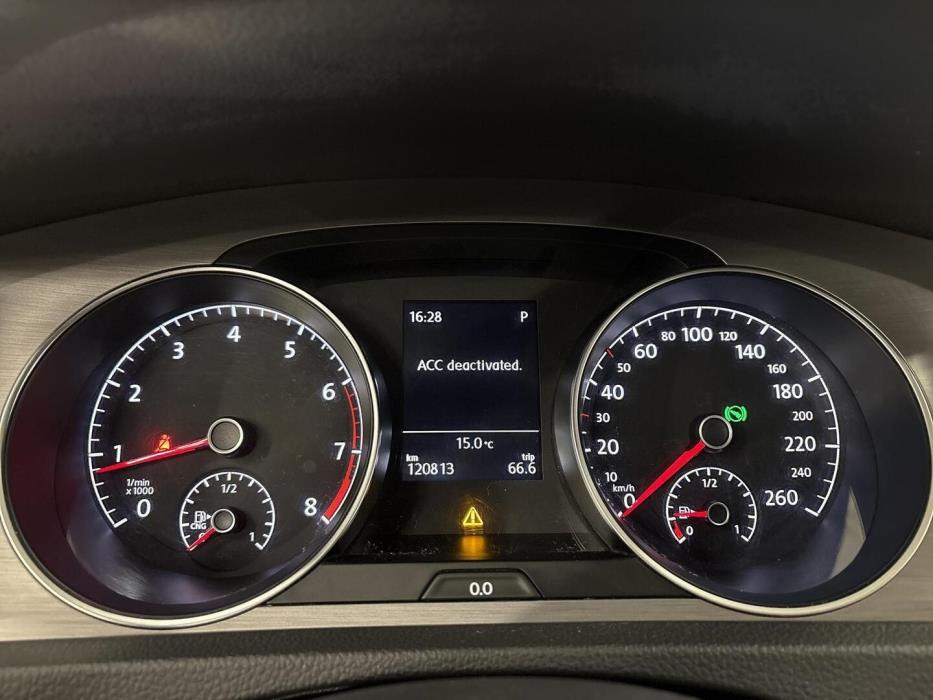 VOLKSWAGEN Golf 2015