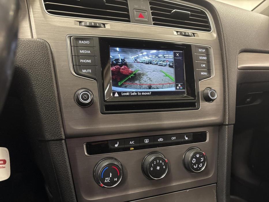 VOLKSWAGEN Golf 2015