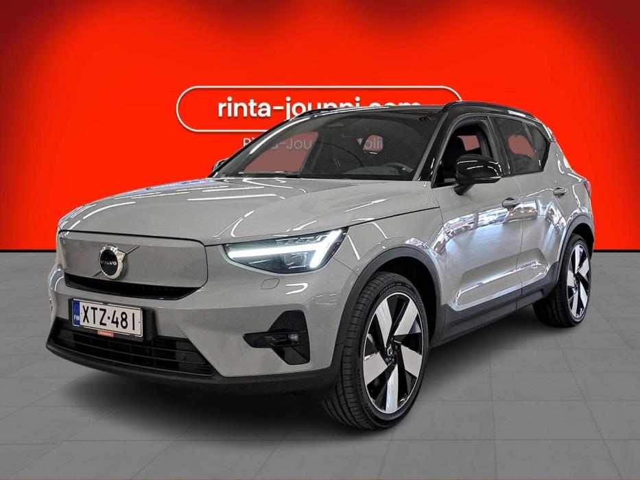 VOLVO XC40 2024
