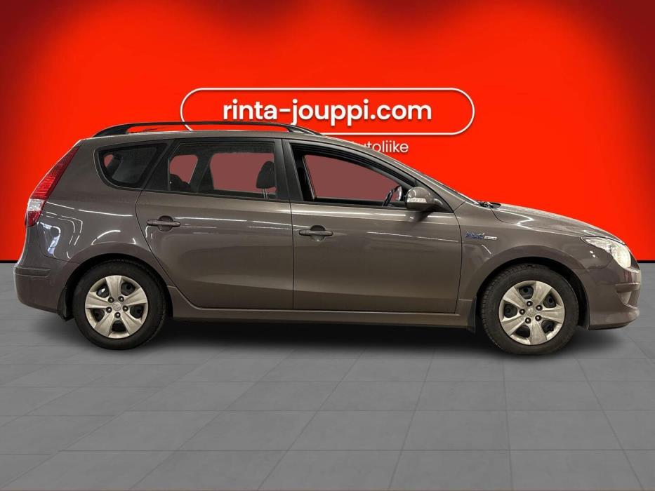 HYUNDAI i30 2011