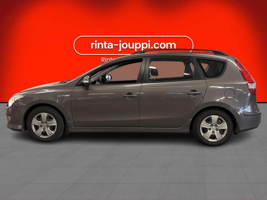 HYUNDAI i30 2011