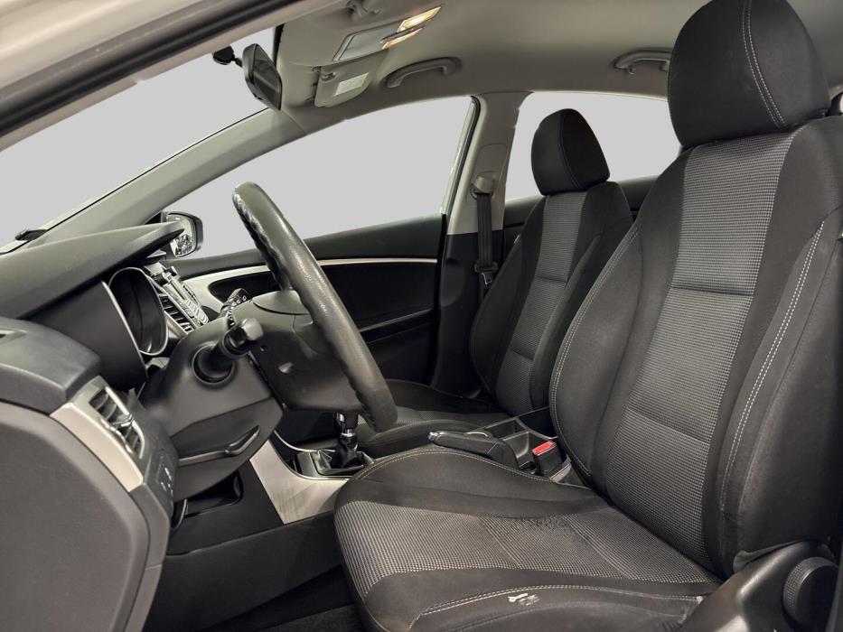 HYUNDAI i30 5d 2015