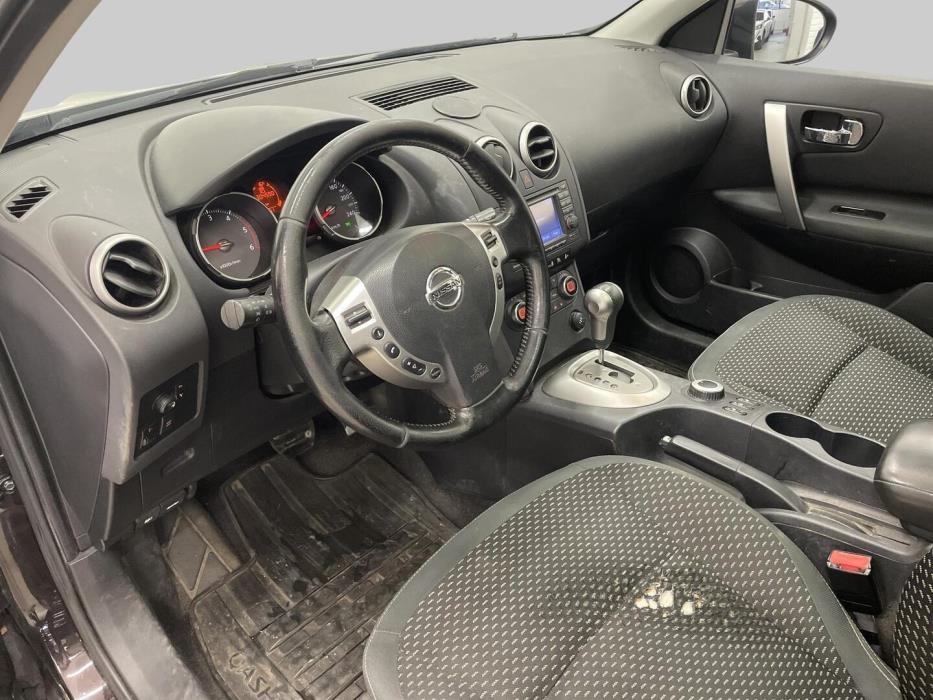 NISSAN Qashqai+2 2010