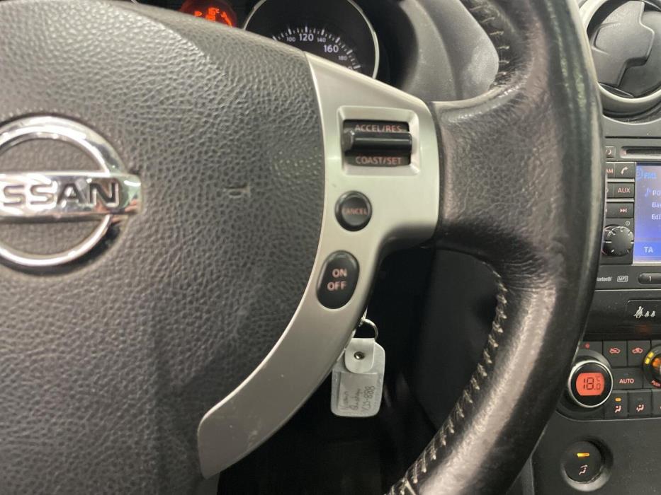 NISSAN Qashqai+2 2010